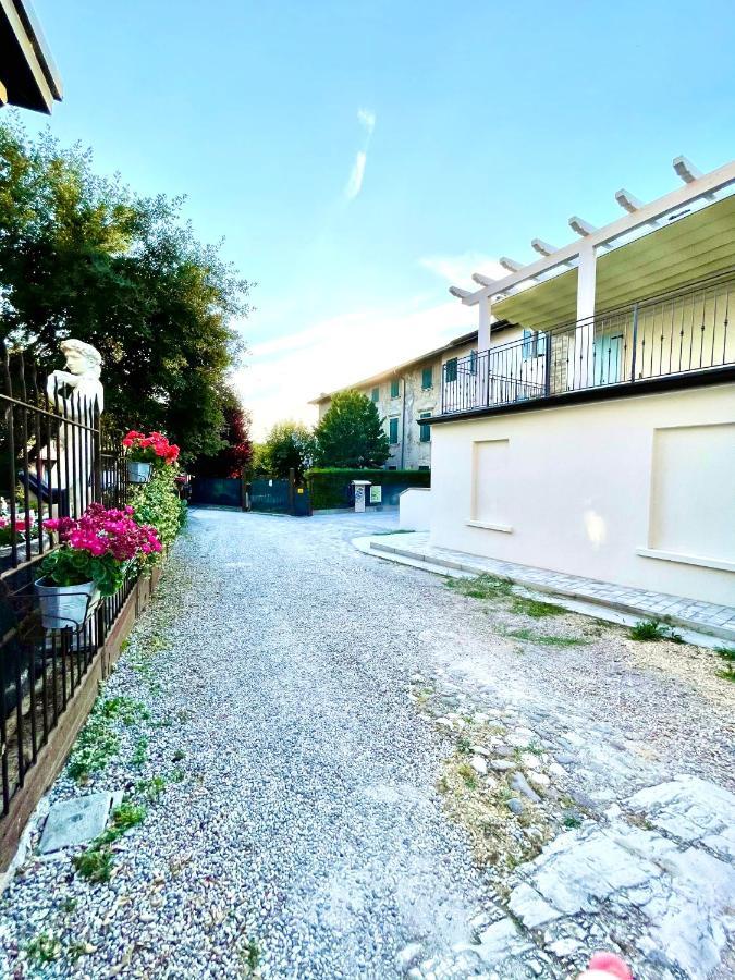 Dimora Di Charme Peschiera Del Garda Appartement Buitenkant foto