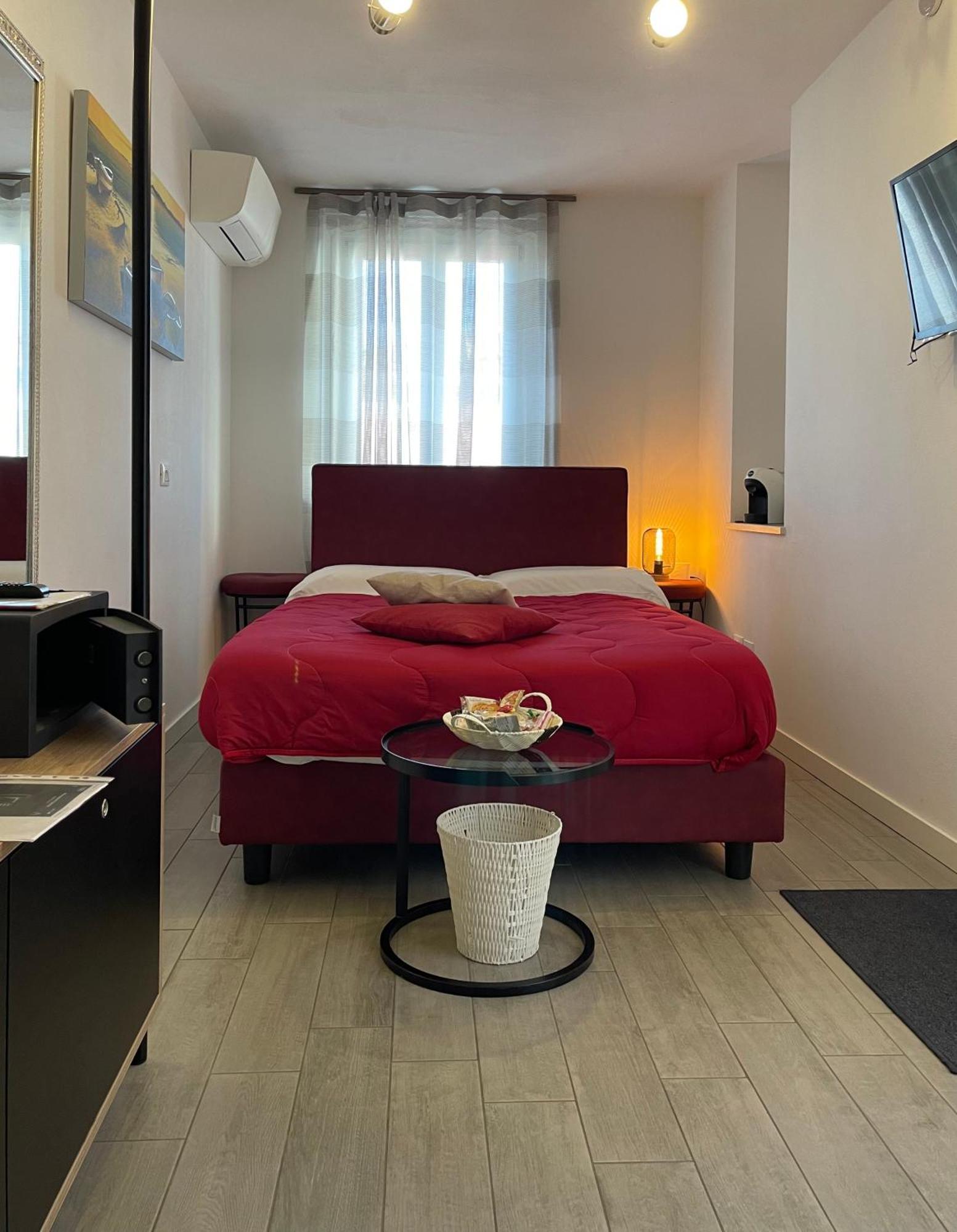Dimora Di Charme Peschiera Del Garda Appartement Buitenkant foto